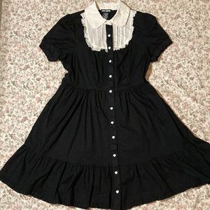 Hot Topic Black and White Peter Pan Collar Dress